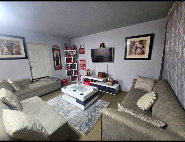 3 BEDROOM DUPLEX FOR SALE IN GLEN MARAIS